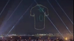 Genial homenaje de FIFA a Pelé: más de cien drones dibujan su camiseta sobre la bahía de Doha